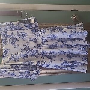 Cute floral romper brand new built in slip!